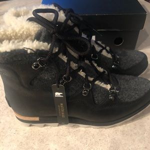 Sorel Alpine Holiday Boot - Sz. 9